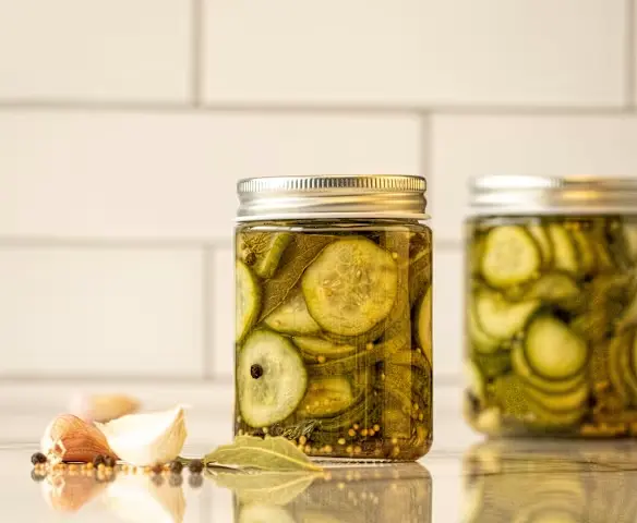 Burger Pickles in jar